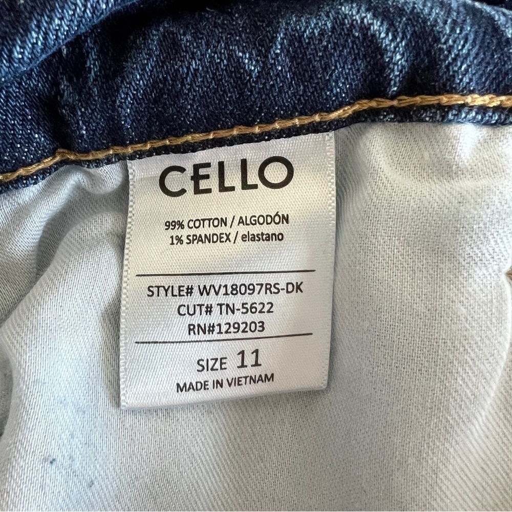 CELLO Super High Rise Dad Jean Medium Wash Button Fly Distressed Raw Hem Size 11 - Picture 8 of 11